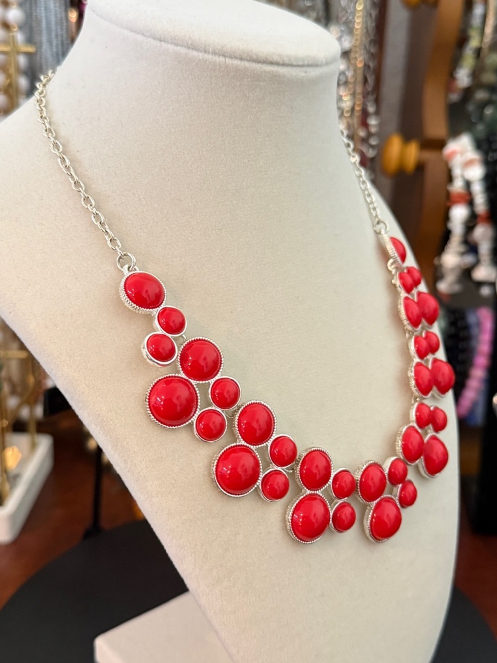LIZ CLAIBORNE Red Beaded Statement Necklace - Picture 3 of 5